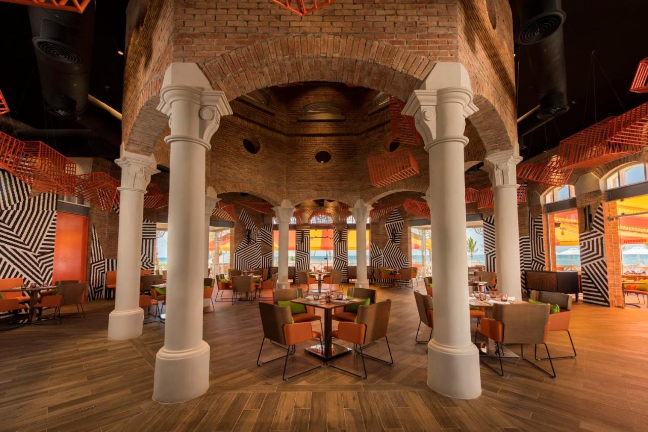 Nickelodeon Hotels & Resorts Punta Cana Exterior foto The interior of the restaurant