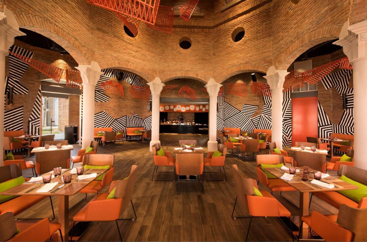 Nickelodeon Hotels & Resorts Punta Cana Exterior foto Interior of the restaurant