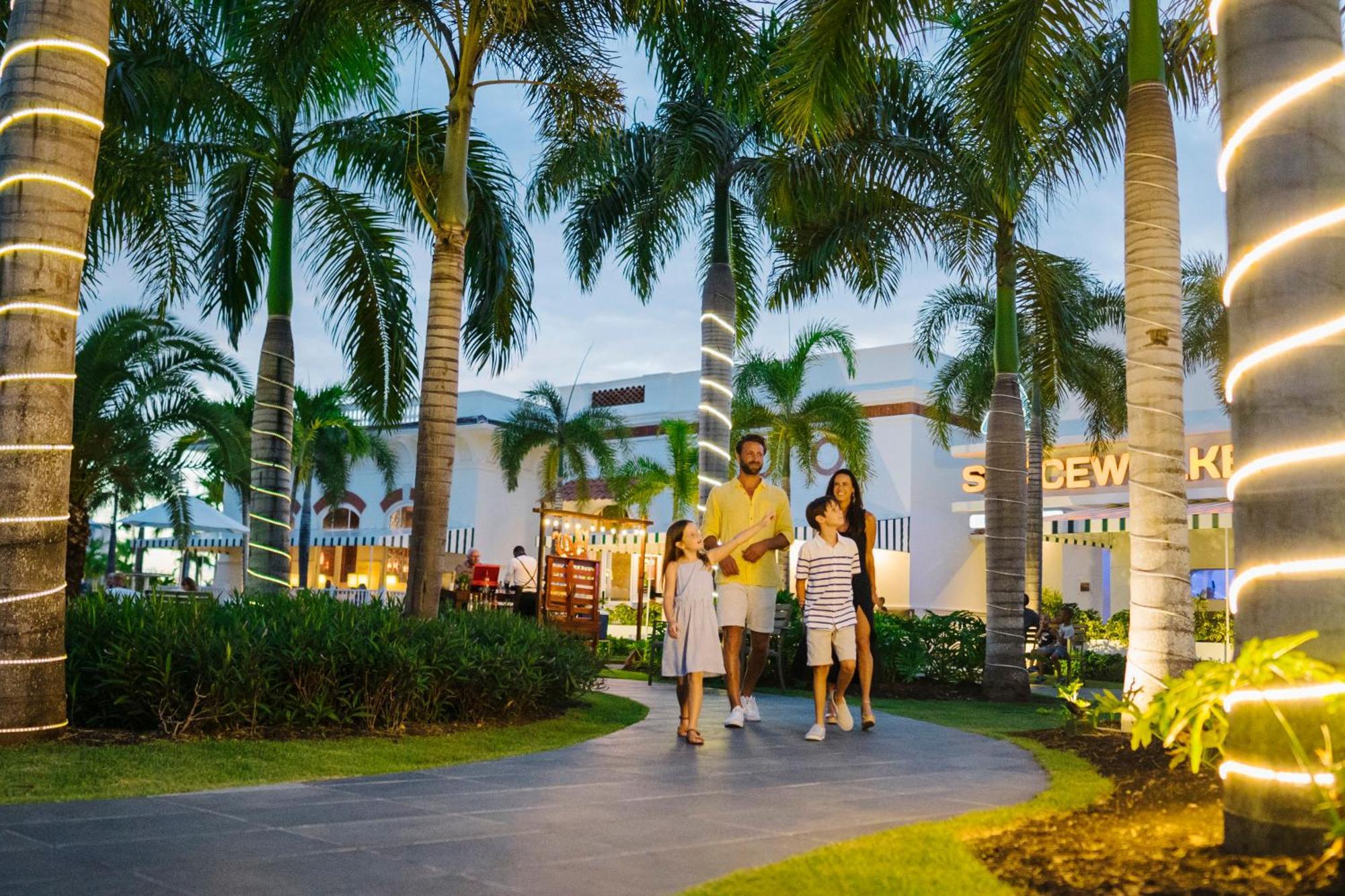 Nickelodeon Hotels & Resorts Punta Cana Exterior foto Vinpearl Hotel Nha Trang